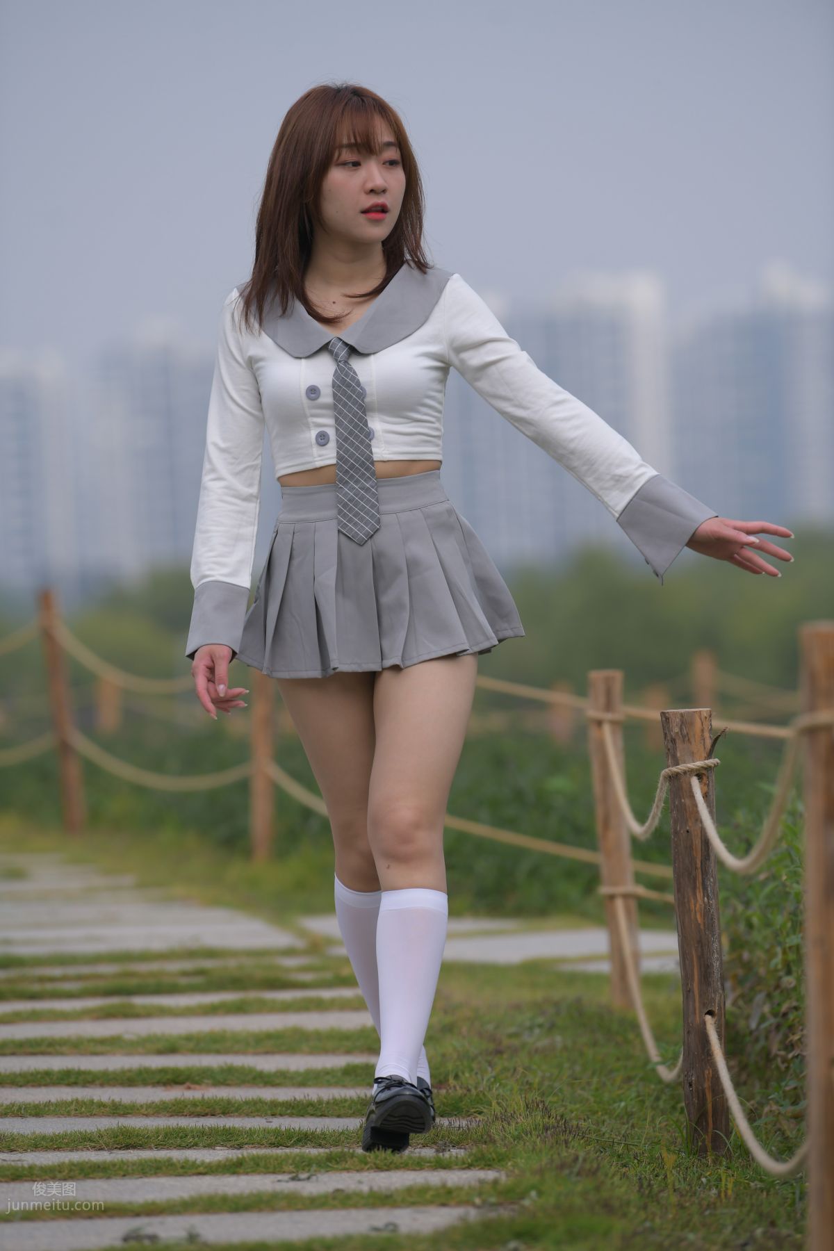 [Mojing Street] 095 Sexy and Moving Beauty in a Small Pleated Skirt photo 490