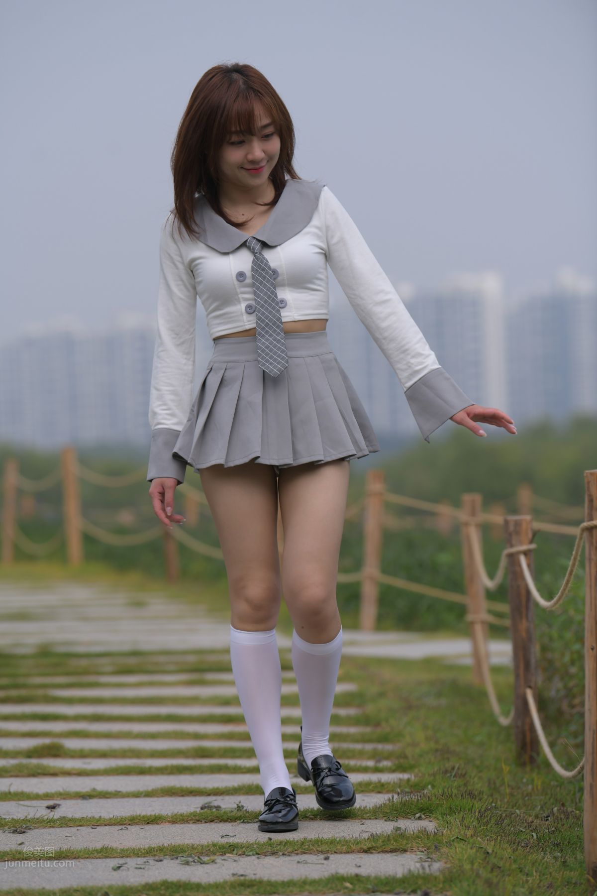[Mojing Street] 095 Sexy and Moving Beauty in a Small Pleated Skirt photo 496