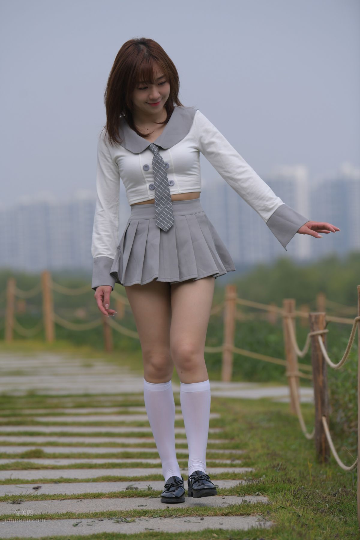 [Mojing Street] 095 Sexy and Moving Beauty in a Small Pleated Skirt photo 497