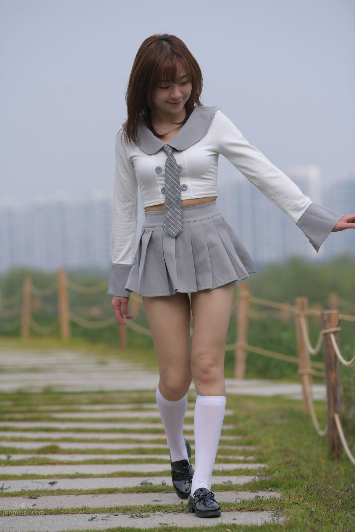 [Mojing Street] 095 Sexy and Moving Beauty in a Small Pleated Skirt photo 499