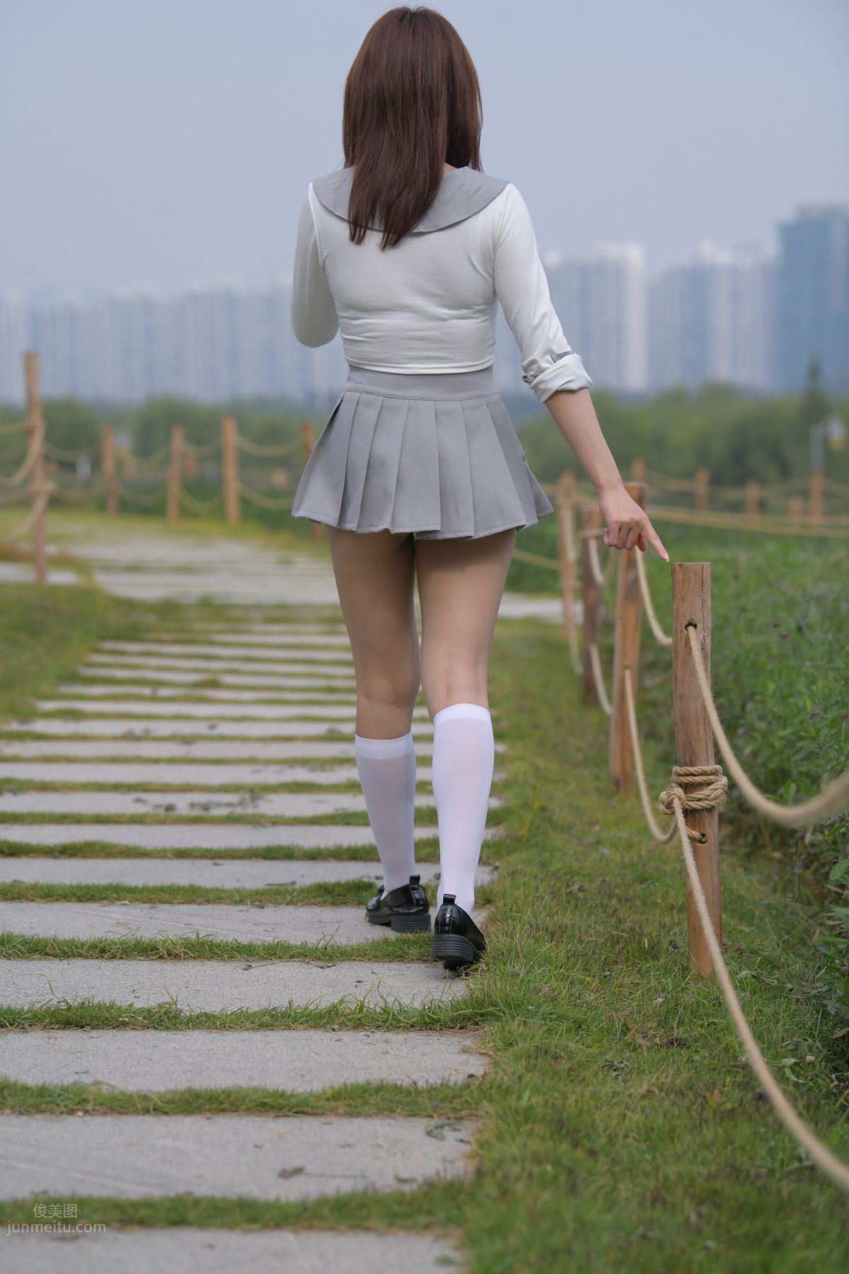 [Mojing Street] 095 Sexy and Moving Beauty in a Small Pleated Skirt photo 511