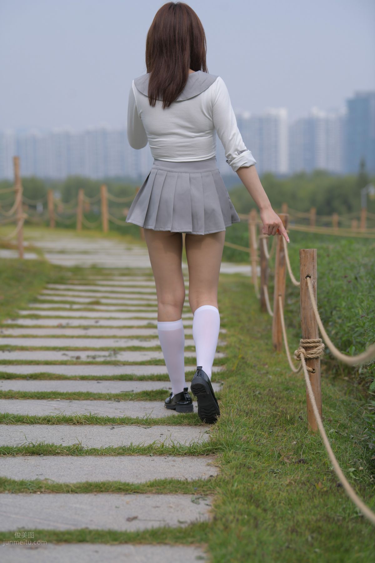[Mojing Street] 095 Sexy and Moving Beauty in a Small Pleated Skirt photo 512