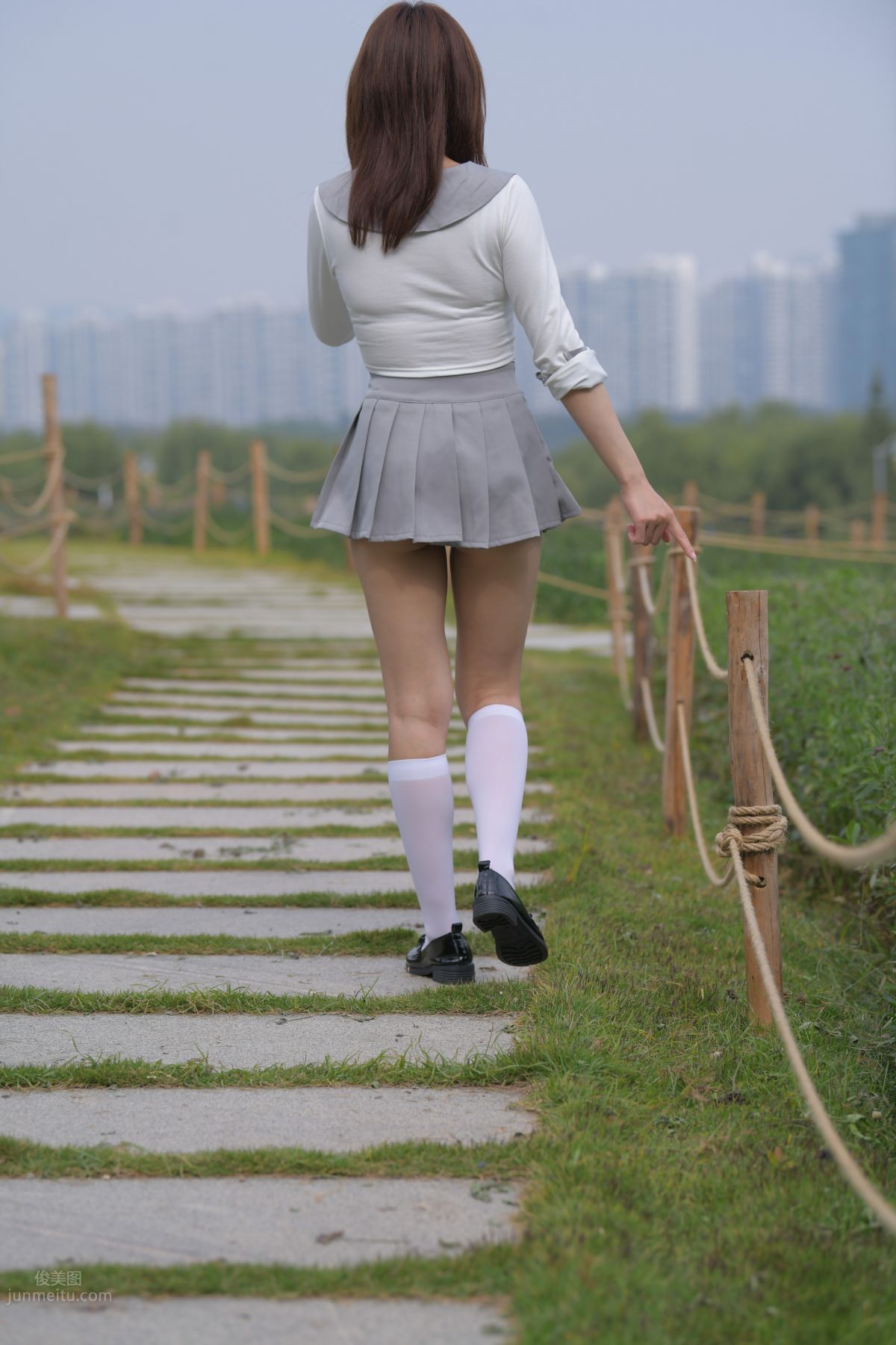 [Mojing Street] 095 Sexy and Moving Beauty in a Small Pleated Skirt photo 513