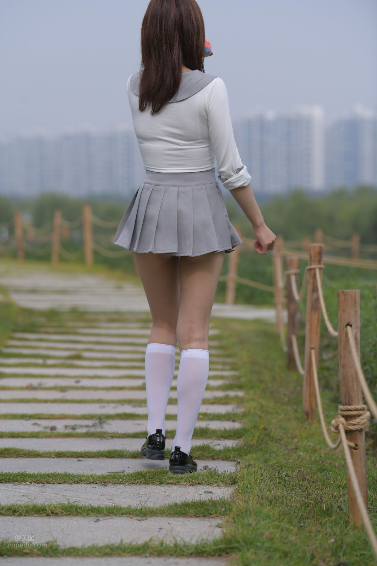 [Mojing Street] 095 Sexy and Moving Beauty in a Small Pleated Skirt photo 516