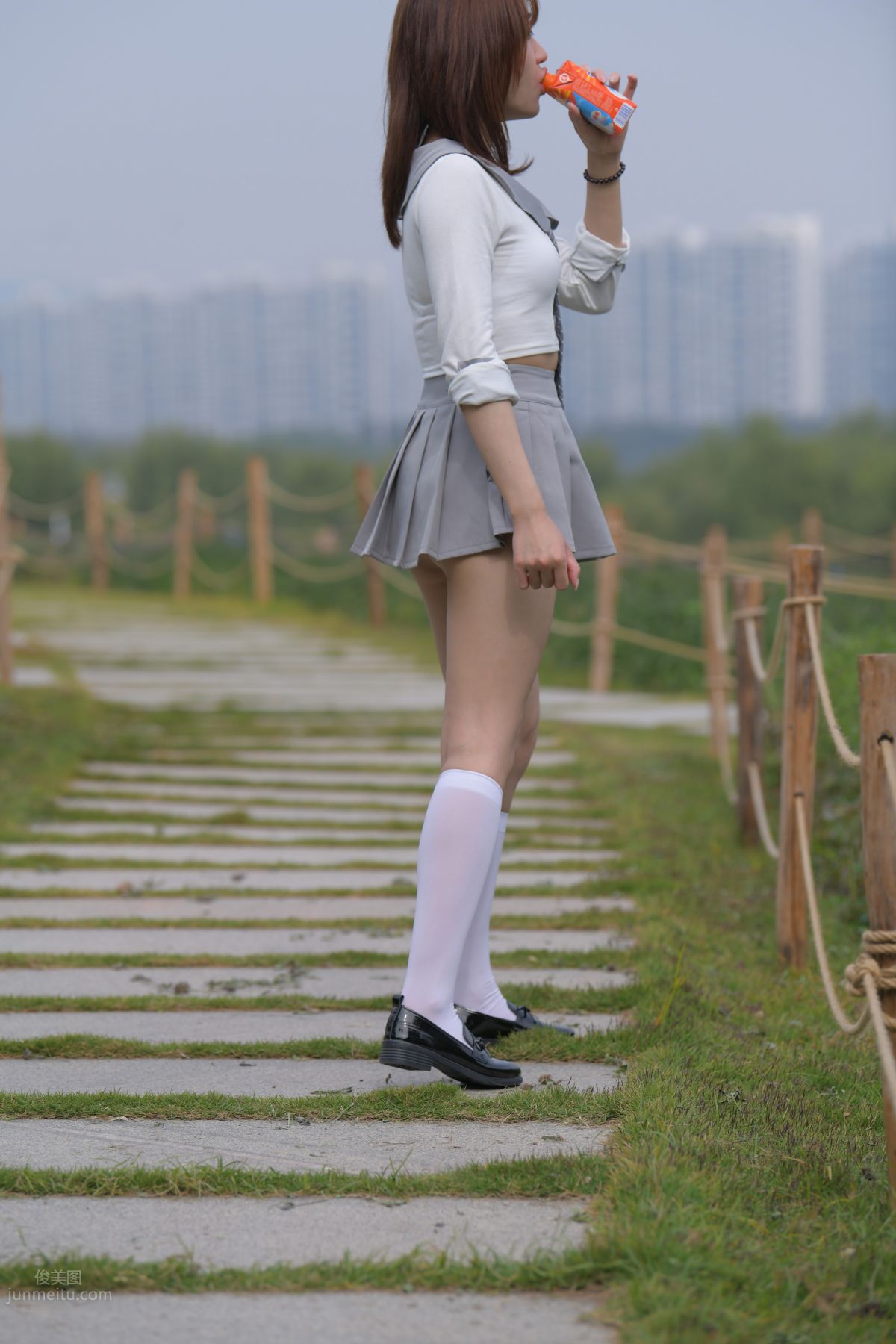 [Mojing Street] 095 Sexy and Moving Beauty in a Small Pleated Skirt photo 520
