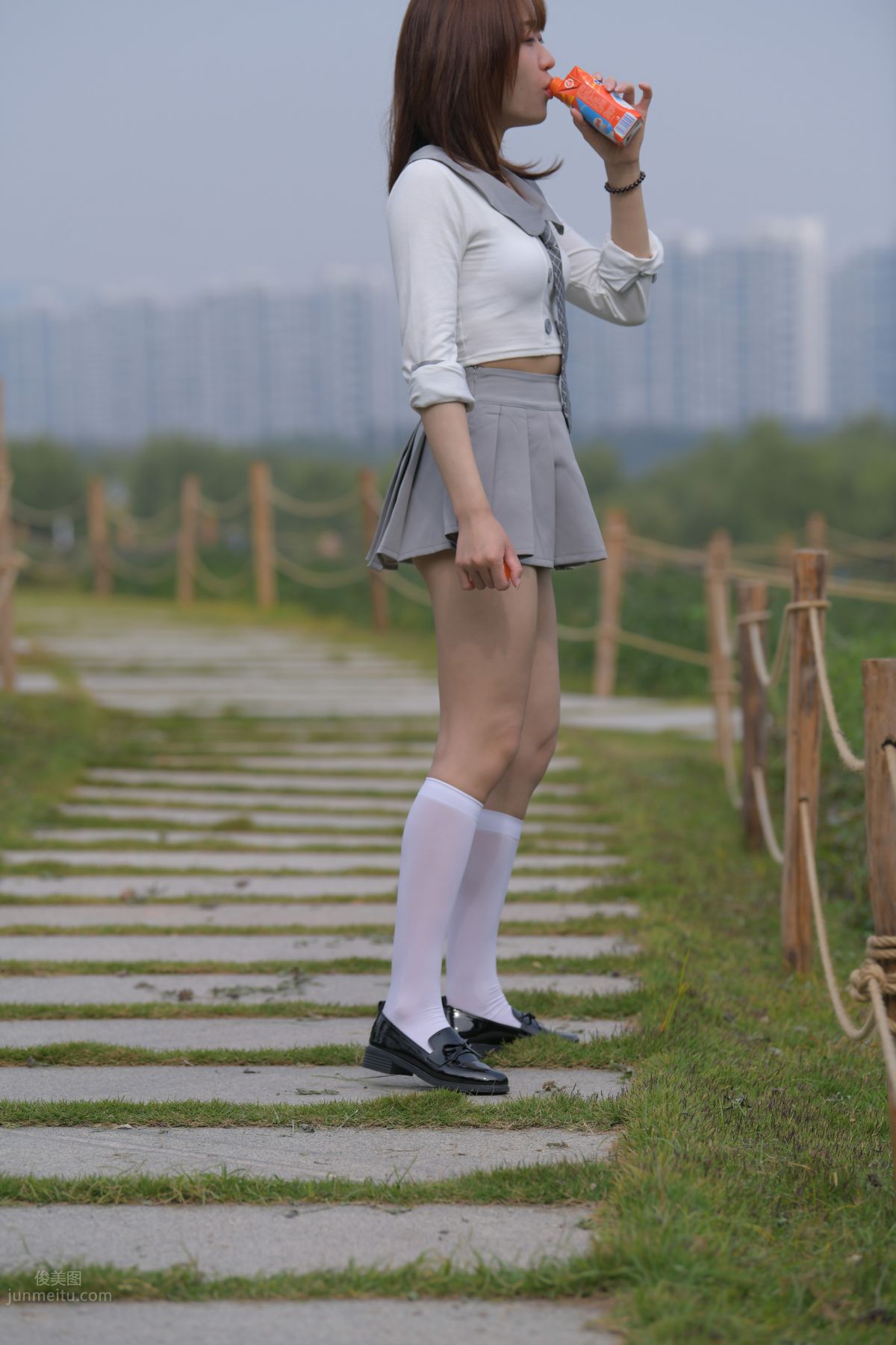 [Mojing Street] 095 Sexy and Moving Beauty in a Small Pleated Skirt photo 521