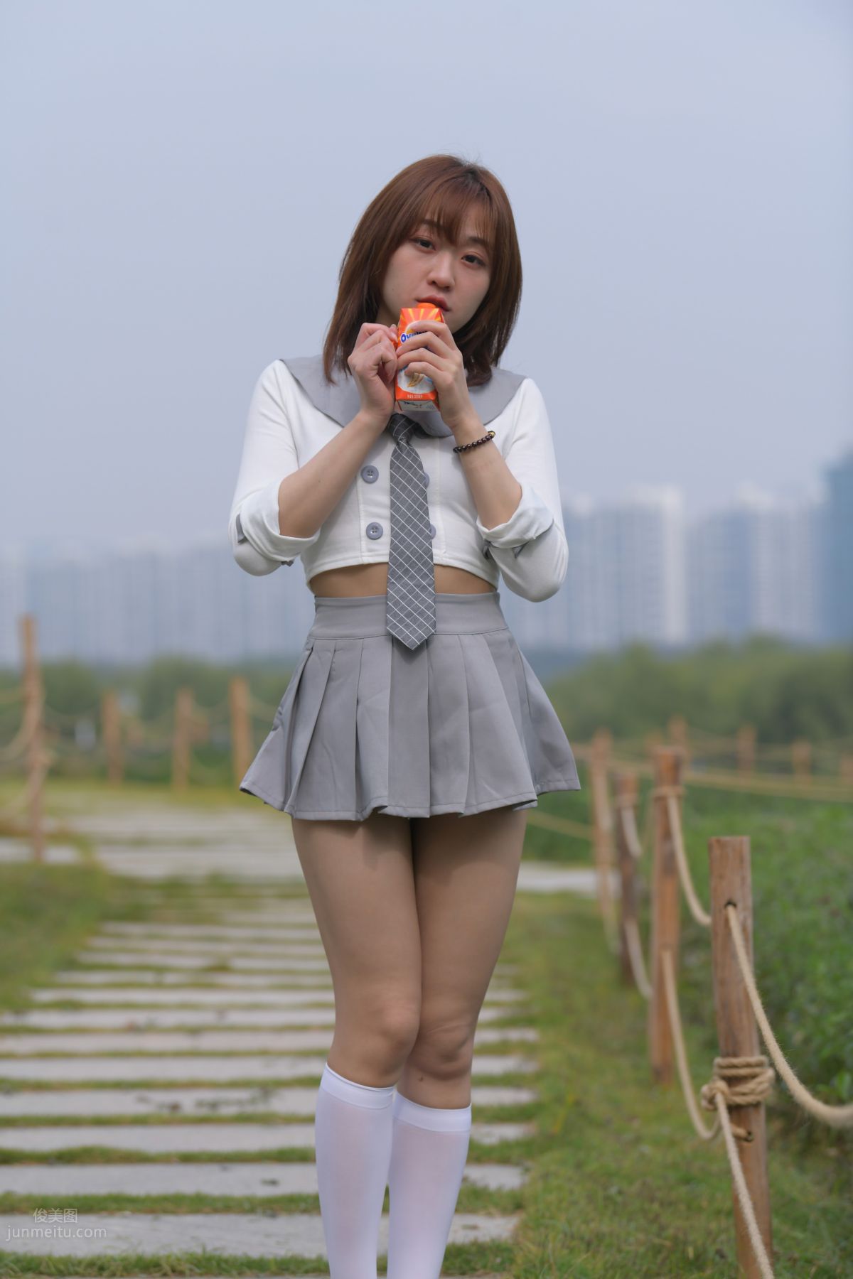 [Mojing Street] 095 Sexy and Moving Beauty in a Small Pleated Skirt photo 540