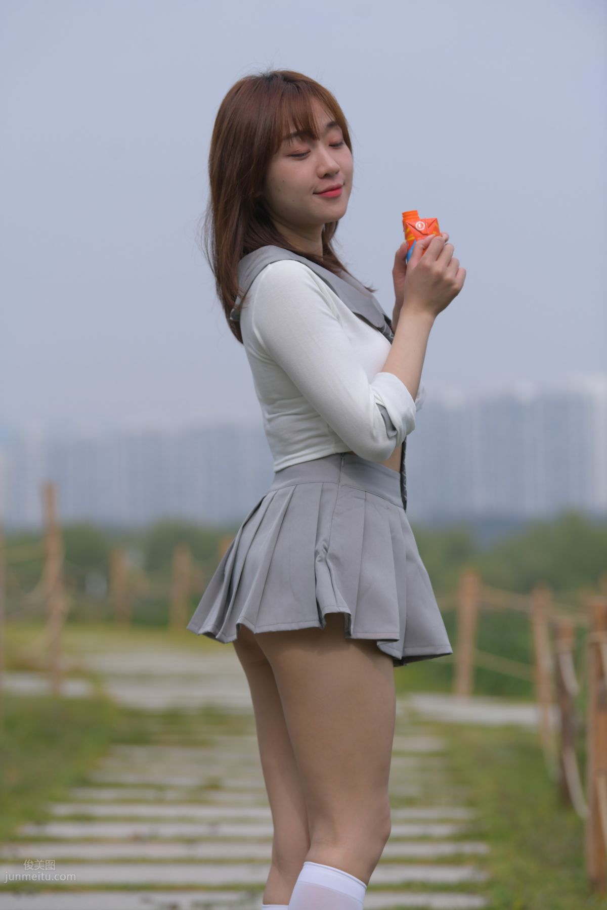 [Mojing Street] 095 Sexy and Moving Beauty in a Small Pleated Skirt photo 550