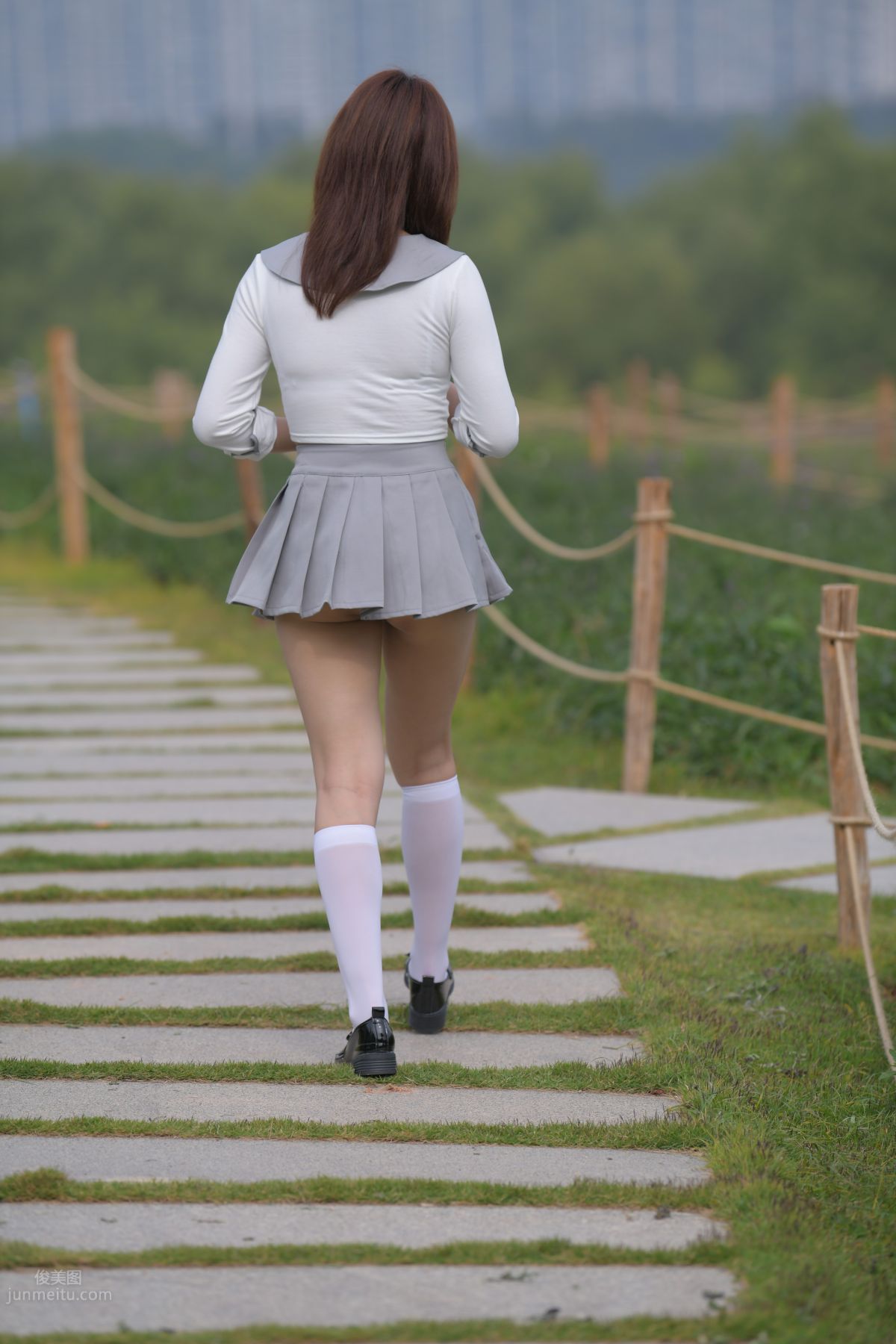 [Mojing Street] 095 Sexy and Moving Beauty in a Small Pleated Skirt photo 555