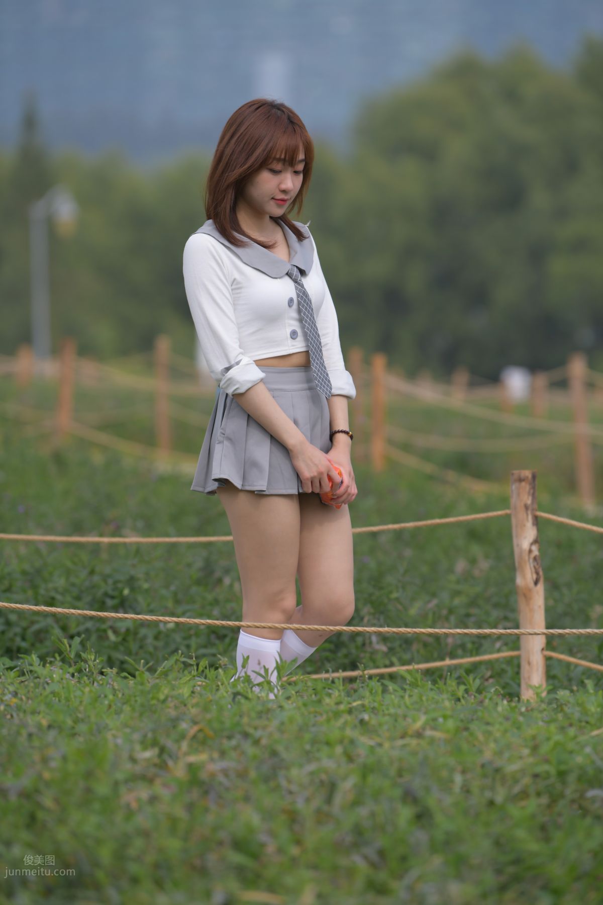 [Mojing Street] 095 Sexy and Moving Beauty in a Small Pleated Skirt photo 556