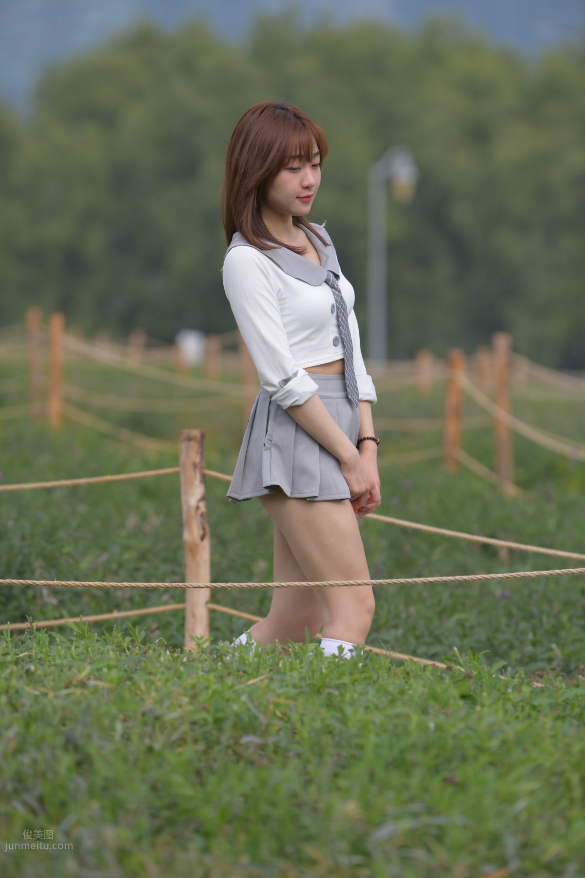 [Mojing Street] 095 Sexy and Moving Beauty in a Small Pleated Skirt photo 561