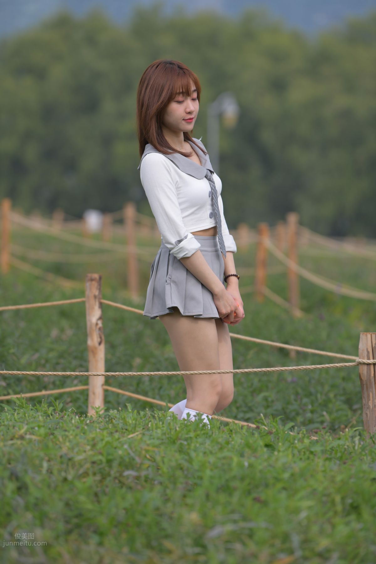 [Mojing Street] 095 Sexy and Moving Beauty in a Small Pleated Skirt photo 562