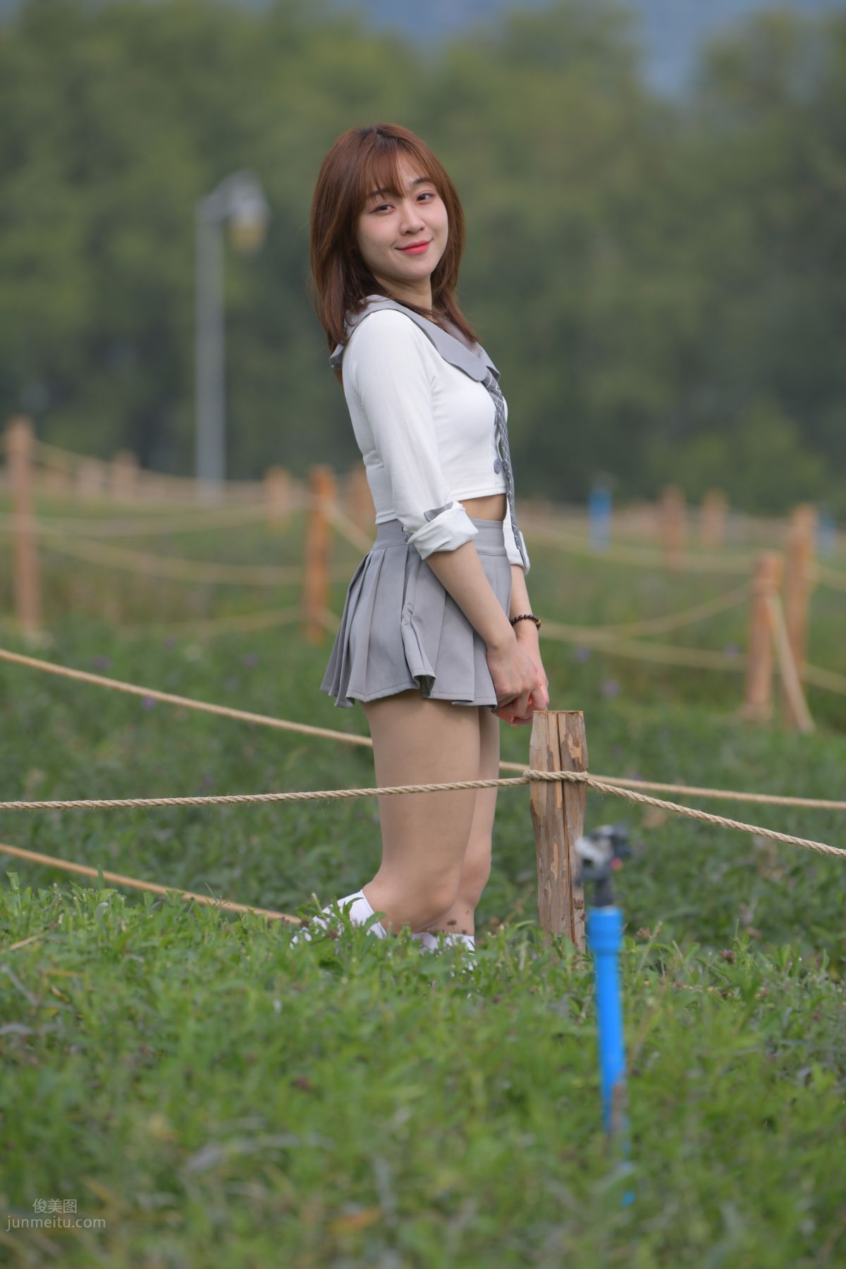 [Mojing Street] 095 Sexy and Moving Beauty in a Small Pleated Skirt photo 564
