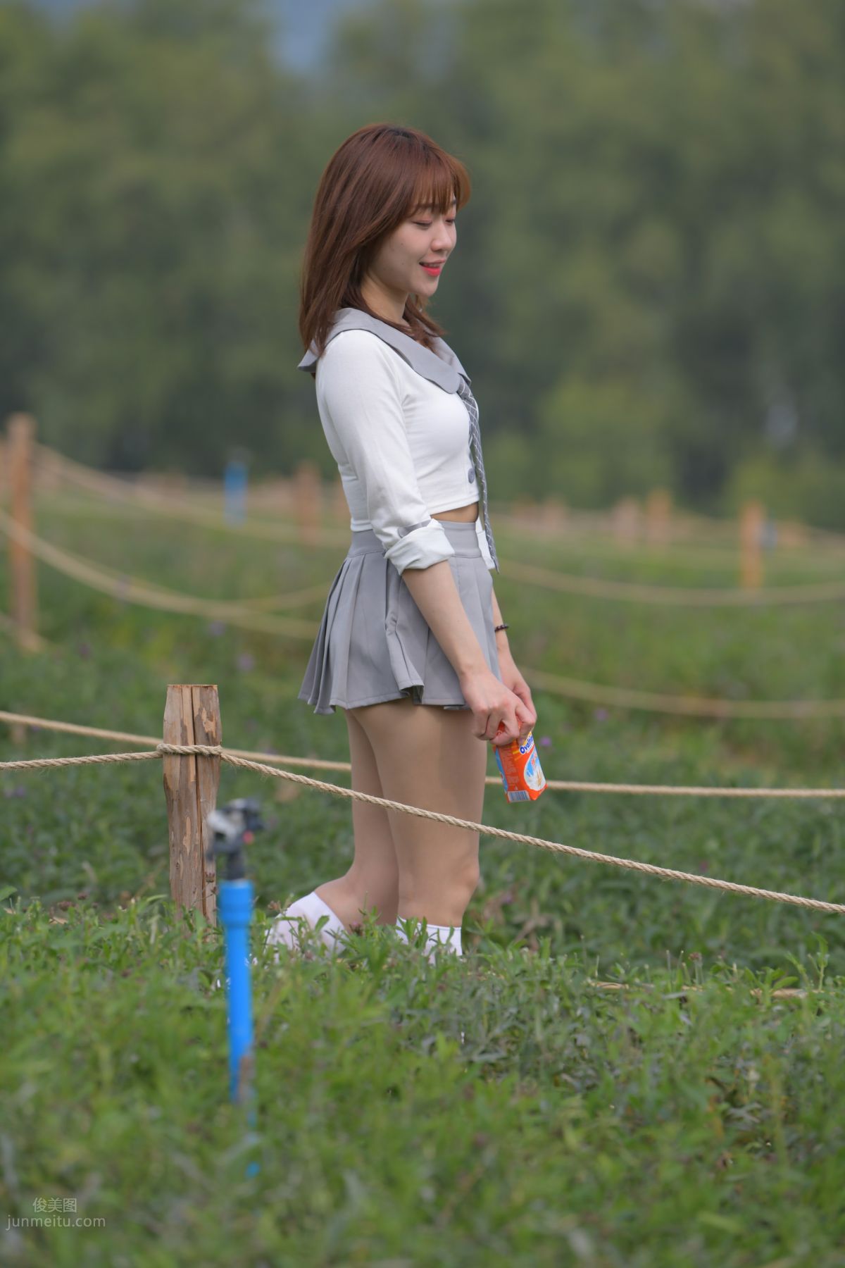 [Mojing Street] 095 Sexy and Moving Beauty in a Small Pleated Skirt photo 566