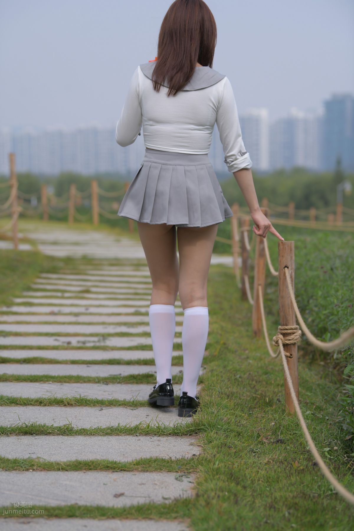 [Mojing Street] 095 Sexy and Moving Beauty in a Small Pleated Skirt photo 608