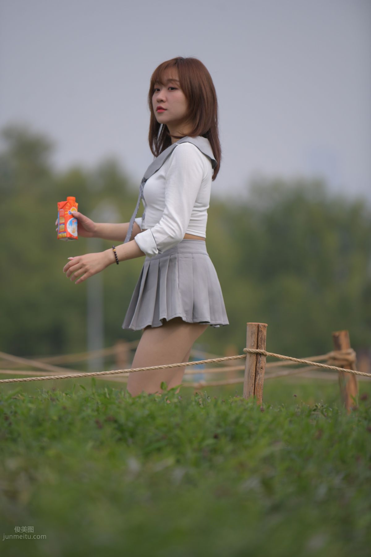 [Mojing Street] 095 Sexy and Moving Beauty in a Small Pleated Skirt photo 680