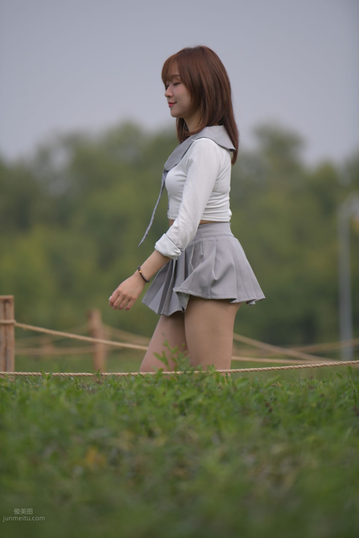 [Mojing Street] 095 Sexy and Moving Beauty in a Small Pleated Skirt photo 684
