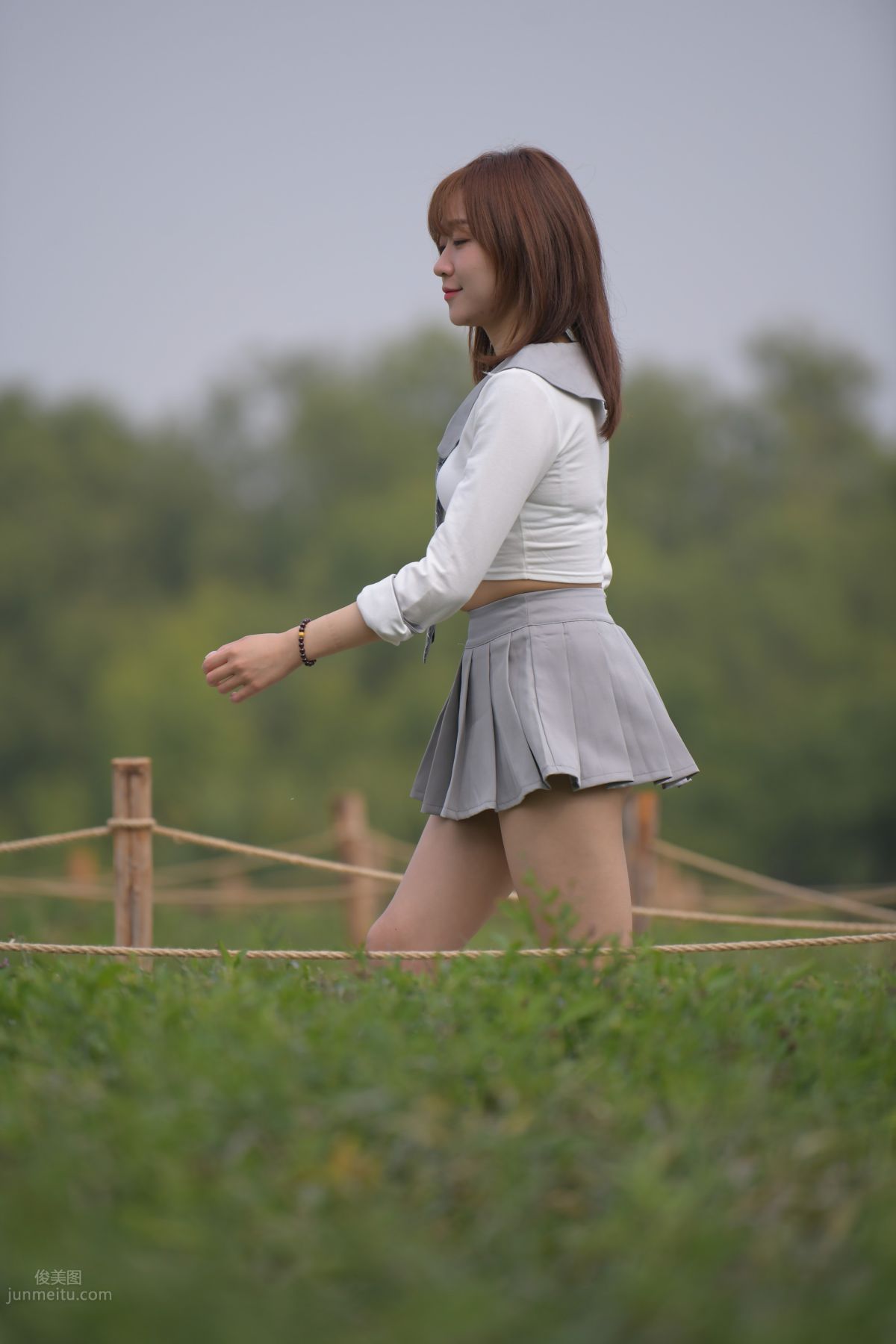 [Mojing Street] 095 Sexy and Moving Beauty in a Small Pleated Skirt photo 685