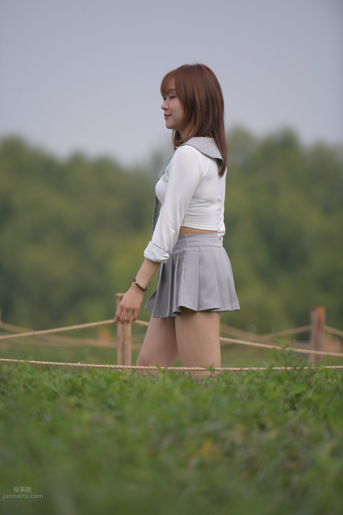 [Mojing Street] 095 Sexy and Moving Beauty in a Small Pleated Skirt photo 686