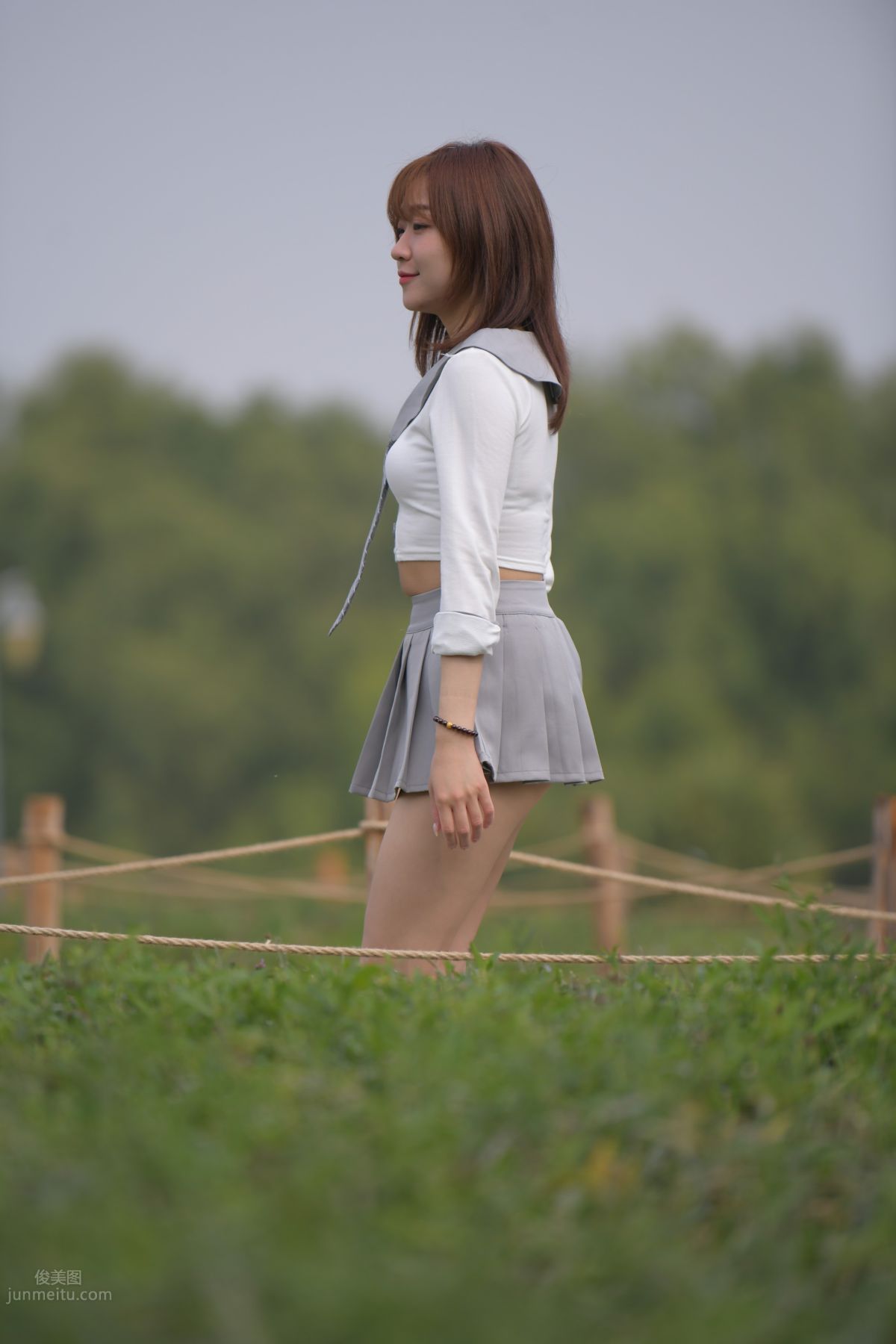 [Mojing Street] 095 Sexy and Moving Beauty in a Small Pleated Skirt photo 687