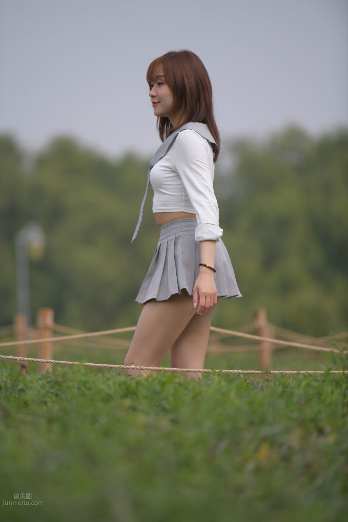 [Mojing Street] 095 Sexy and Moving Beauty in a Small Pleated Skirt photo 688