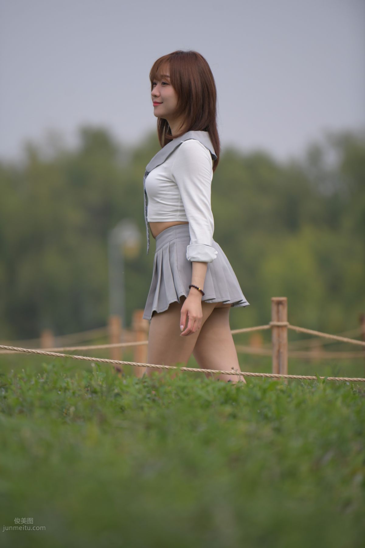 [Mojing Street] 095 Sexy and Moving Beauty in a Small Pleated Skirt photo 689