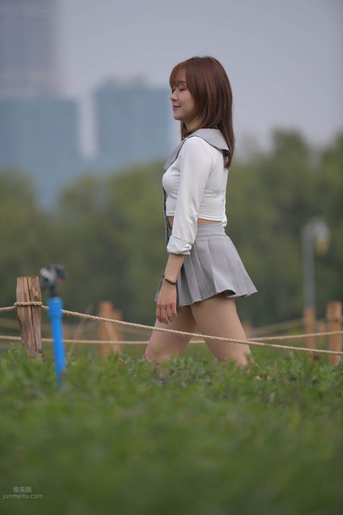 [Mojing Street] 095 Sexy and Moving Beauty in a Small Pleated Skirt photo 691