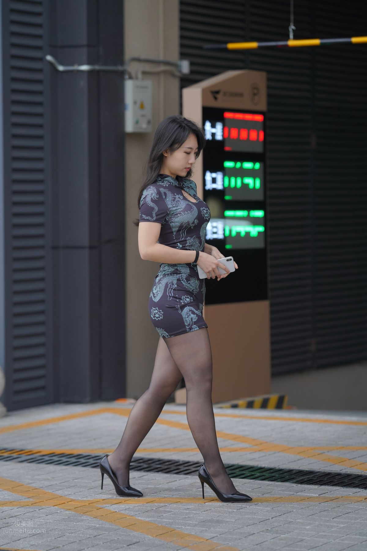 [Mojing Street] 106 Sexy Mature Woman in Black Stockings Modified Qipao photo 280