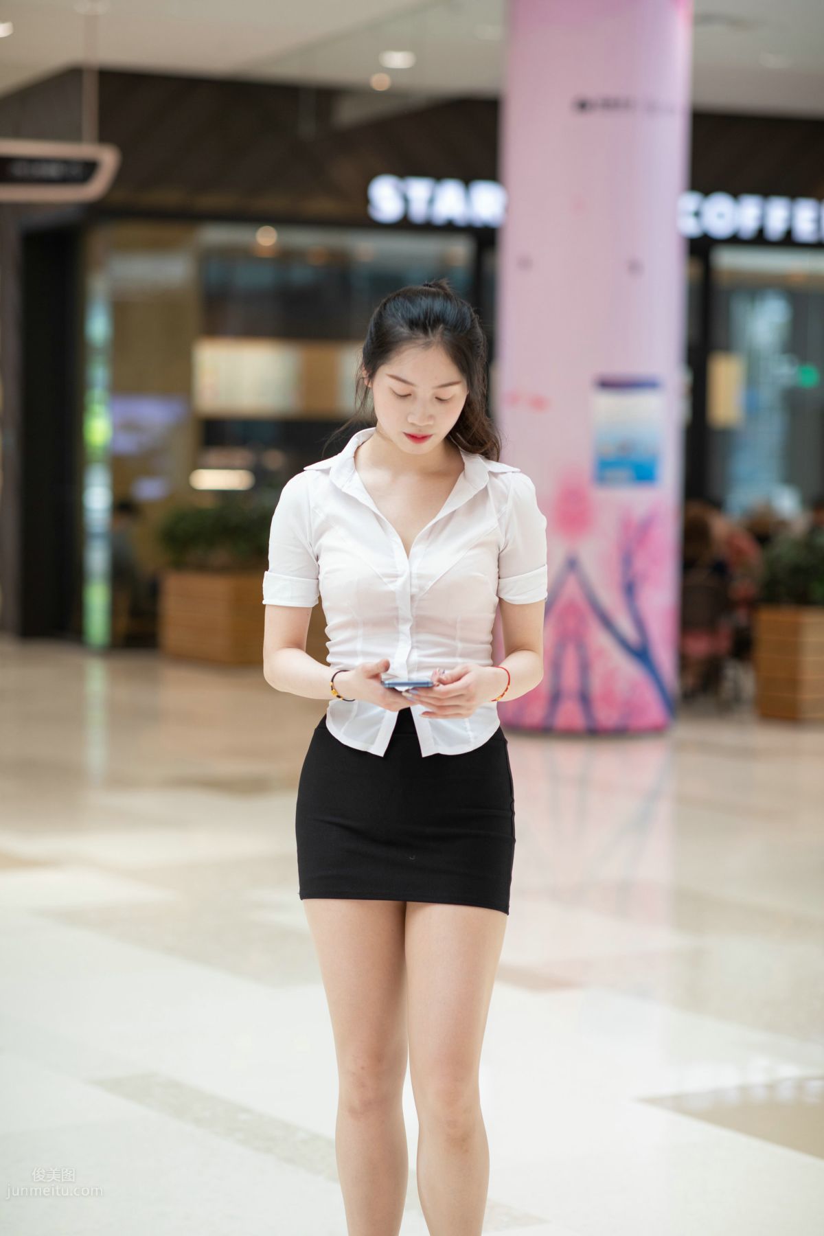 [Mojing Street] 109 Niunan Street Snap Picking Up a Pretty and Lovely Girl in Shiny Stockings photo 21