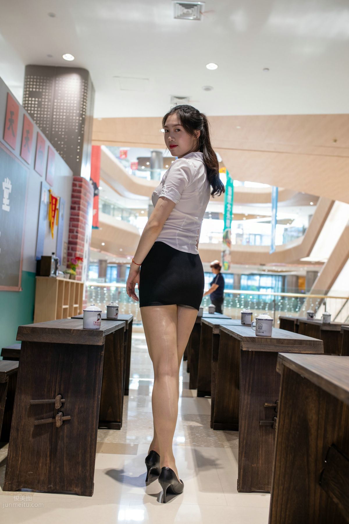 [Mojing Street] 109 Niunan Street Snap Picking Up a Pretty and Lovely Girl in Shiny Stockings photo 110