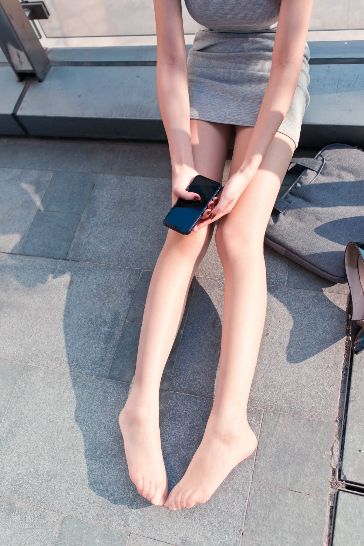 [Mojing Street] 111 Afternoon Leisure OL Beauty Tingting in Gray Bodycon Skirt and Top-Quality Thin Stockings photo 292