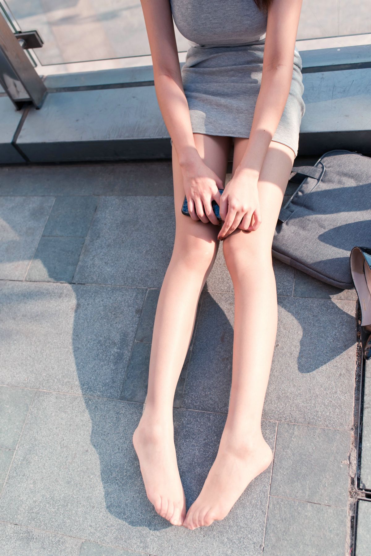 [Mojing Street] 111 Afternoon Leisure OL Beauty Tingting in Gray Bodycon Skirt and Top-Quality Thin Stockings photo 293
