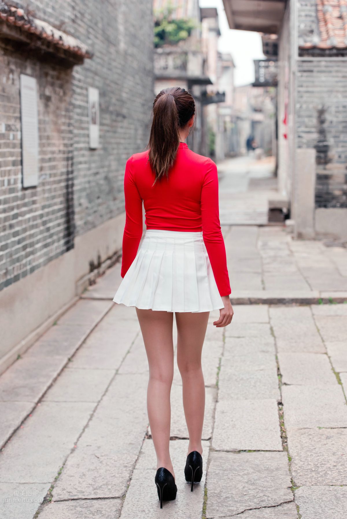[Mojing Street] 118 Top-Quality Beauty with Silk Stockings in Red Top and White Skirt, Spring Scenery in the Ancient Village photo 46