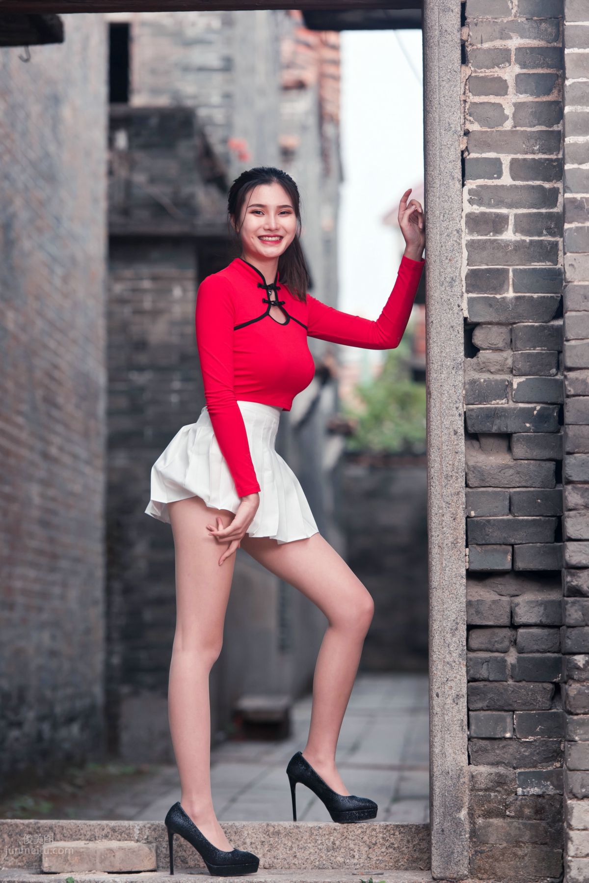 [Mojing Street] 118 Top-Quality Beauty with Silk Stockings in Red Top and White Skirt, Spring Scenery in the Ancient Village photo 183