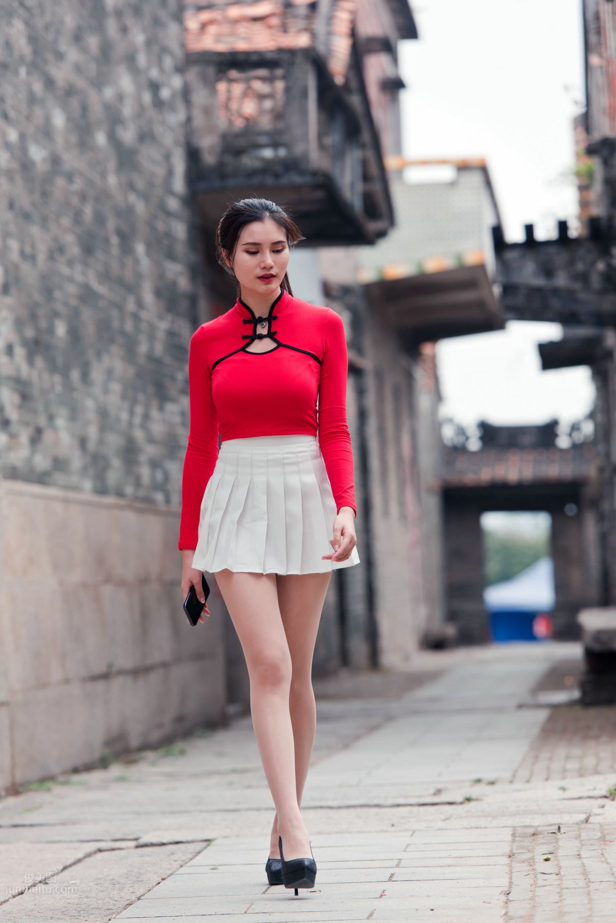 [Mojing Street] 118 Top-Quality Beauty with Silk Stockings in Red Top and White Skirt, Spring Scenery in the Ancient Village photo 87