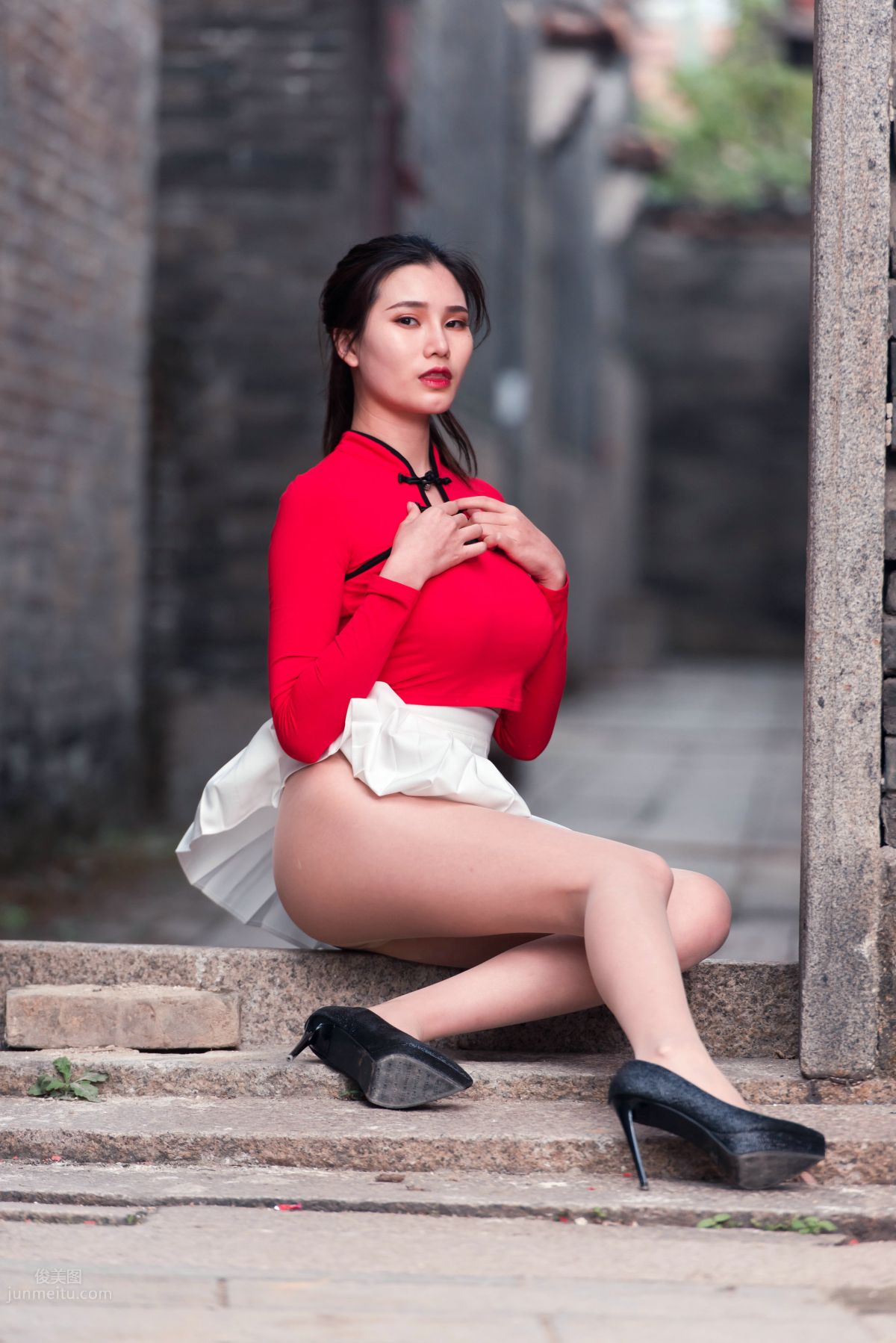 [Mojing Street] 118 Top-Quality Beauty with Silk Stockings in Red Top and White Skirt, Spring Scenery in the Ancient Village photo 193