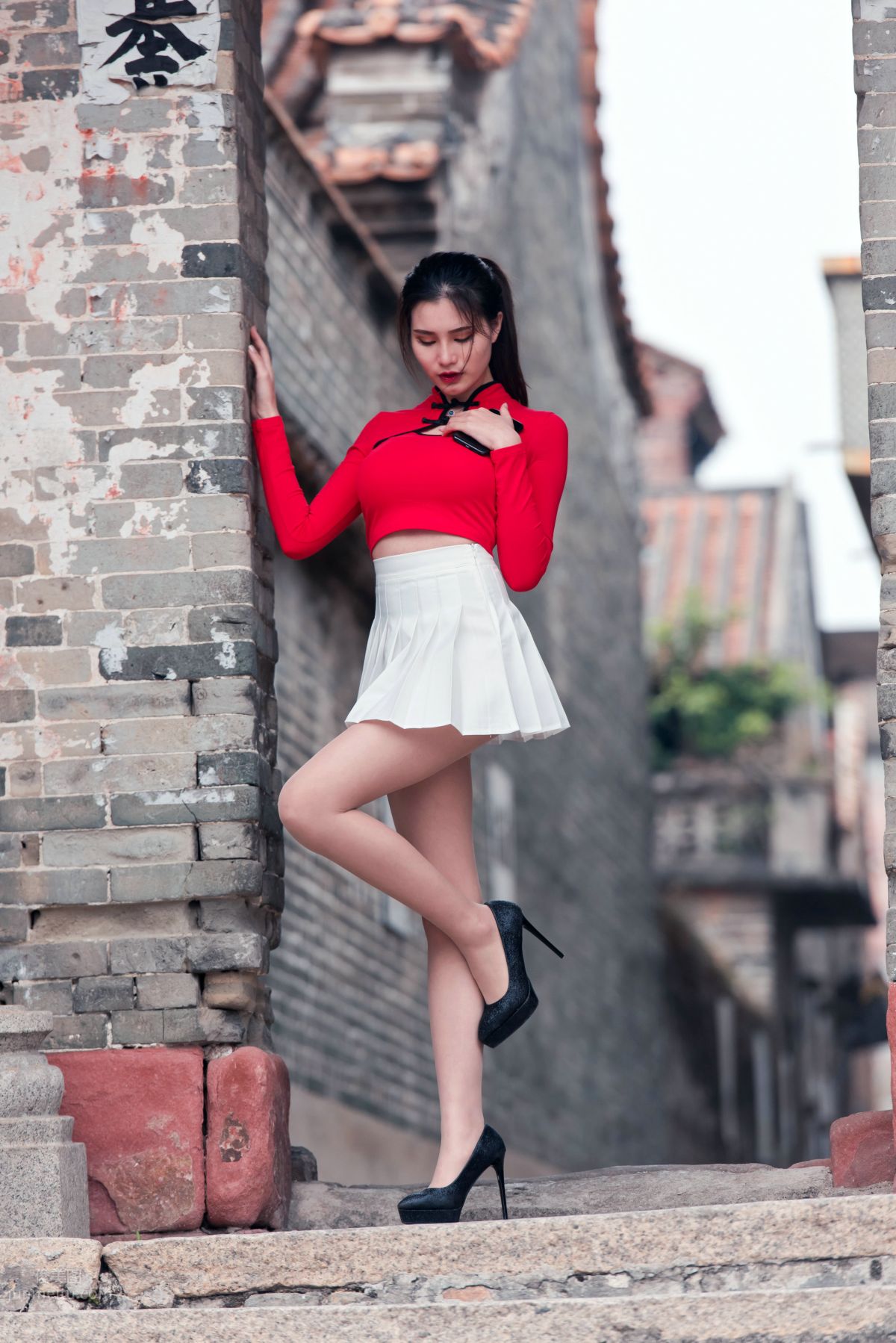 [Mojing Street] 118 Top-Quality Beauty with Silk Stockings in Red Top and White Skirt, Spring Scenery in the Ancient Village photo 36