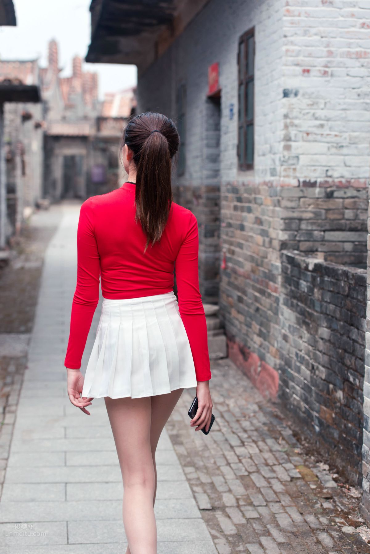 [Mojing Street] 118 Top-Quality Beauty with Silk Stockings in Red Top and White Skirt, Spring Scenery in the Ancient Village photo 113