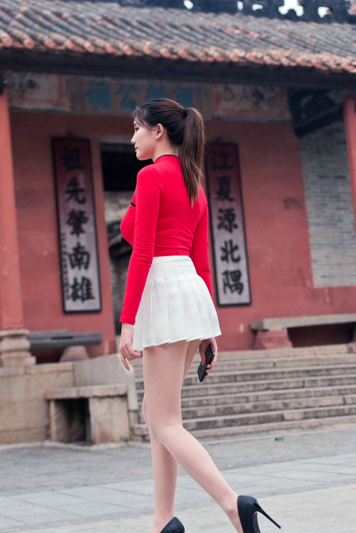 [Mojing Street] 118 Top-Quality Beauty with Silk Stockings in Red Top and White Skirt, Spring Scenery in the Ancient Village photo 15
