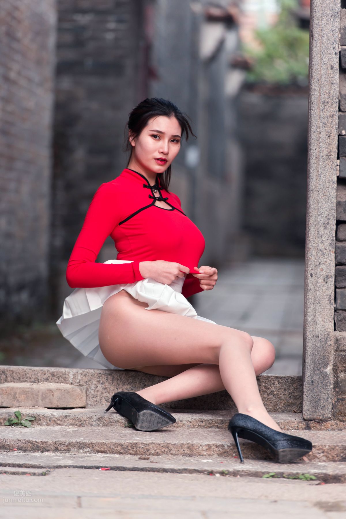[Mojing Street] 118 Top-Quality Beauty with Silk Stockings in Red Top and White Skirt, Spring Scenery in the Ancient Village photo 192