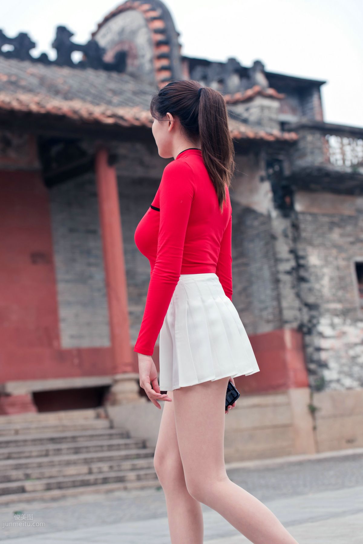 [Mojing Street] 118 Top-Quality Beauty with Silk Stockings in Red Top and White Skirt, Spring Scenery in the Ancient Village photo 13