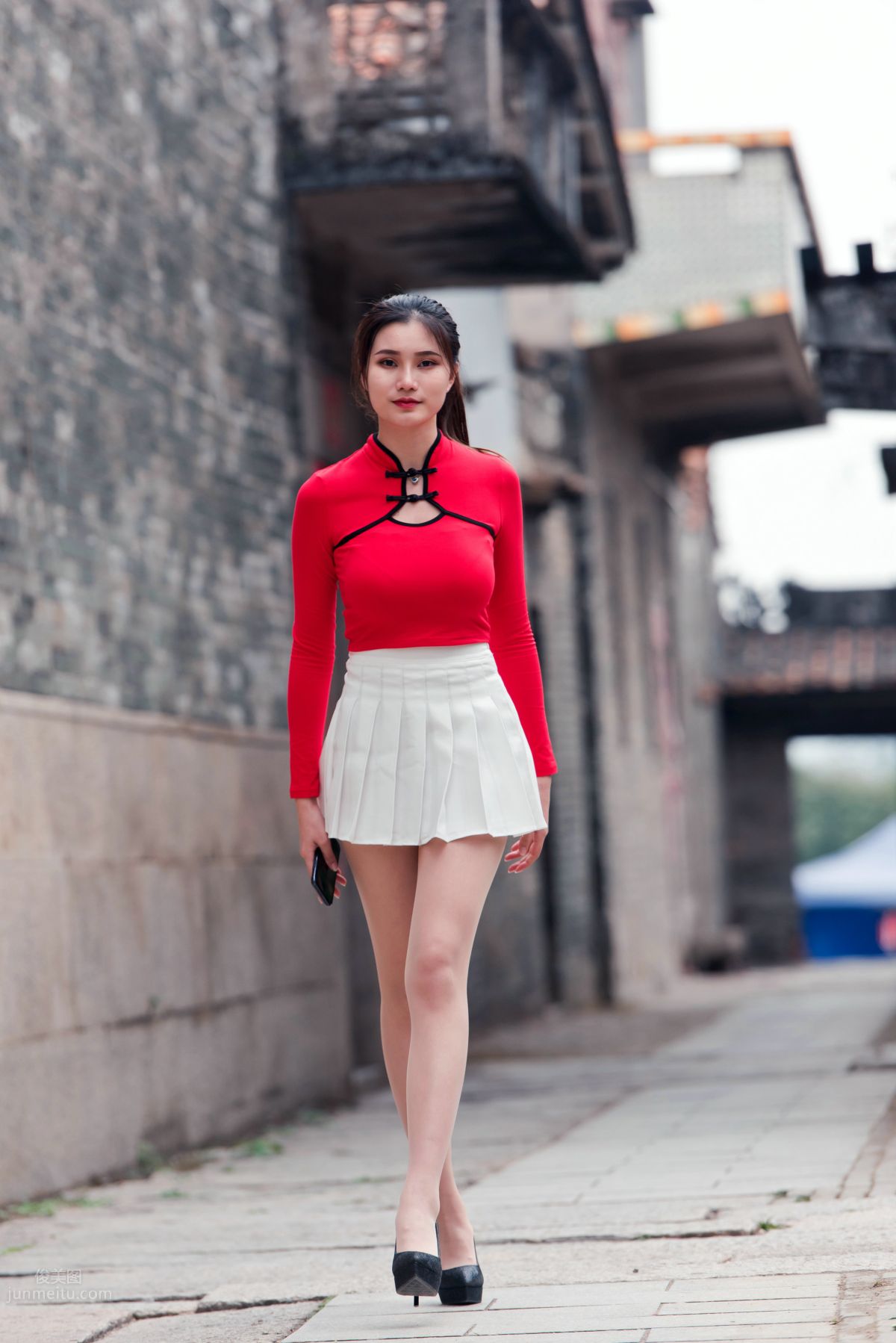 [Mojing Street] 118 Top-Quality Beauty with Silk Stockings in Red Top and White Skirt, Spring Scenery in the Ancient Village photo 85