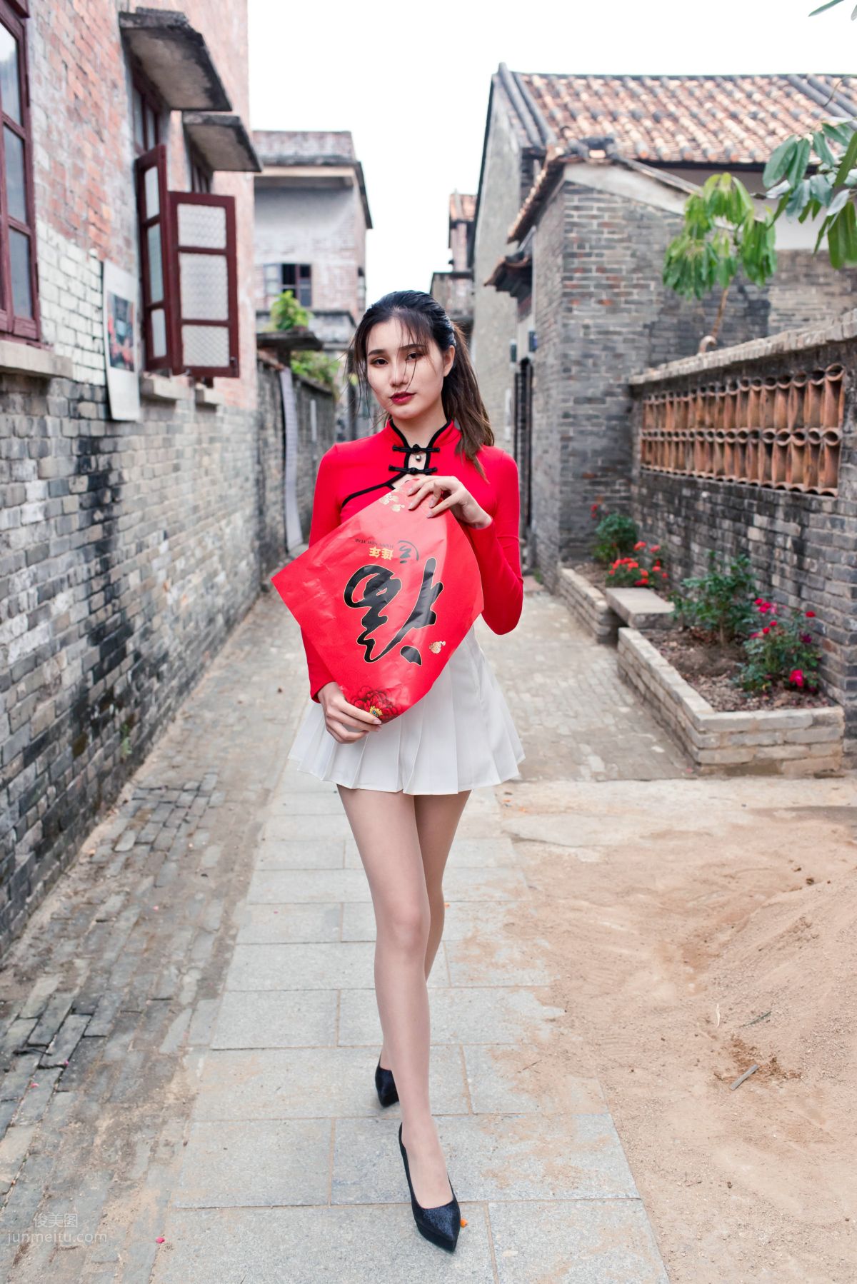[Mojing Street] 118 Top-Quality Beauty with Silk Stockings in Red Top and White Skirt, Spring Scenery in the Ancient Village photo 273