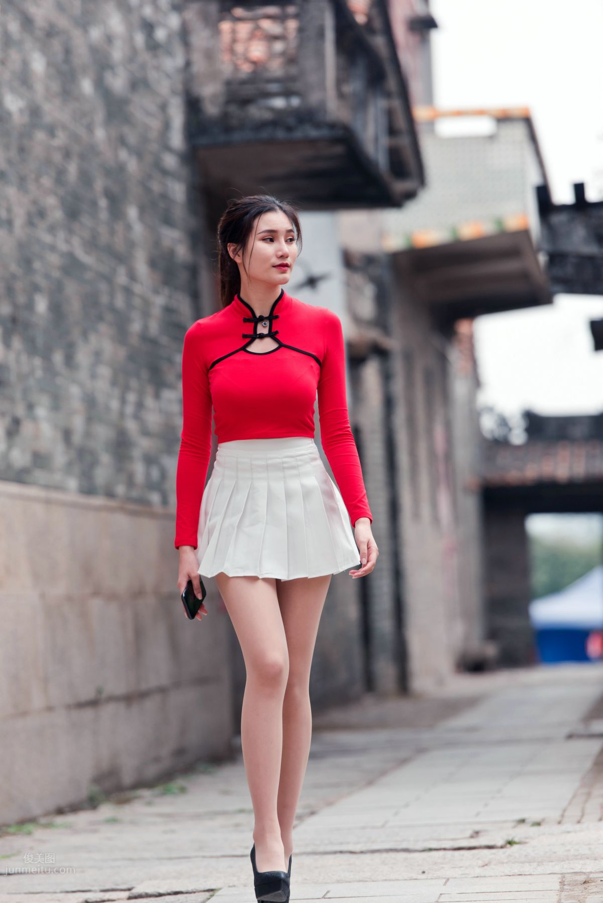[Mojing Street] 118 Top-Quality Beauty with Silk Stockings in Red Top and White Skirt, Spring Scenery in the Ancient Village photo 86