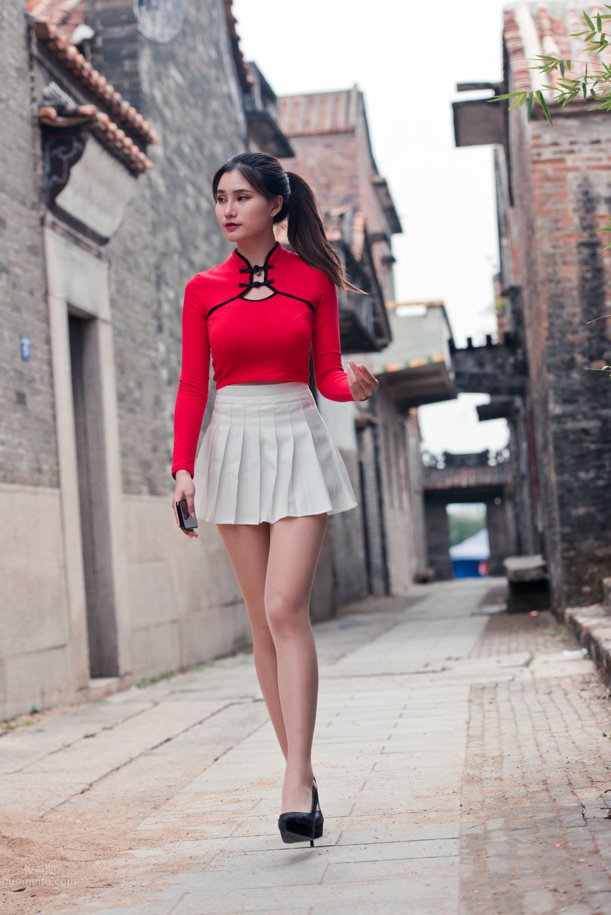 [Mojing Street] 118 Top-Quality Beauty with Silk Stockings in Red Top and White Skirt, Spring Scenery in the Ancient Village photo 94