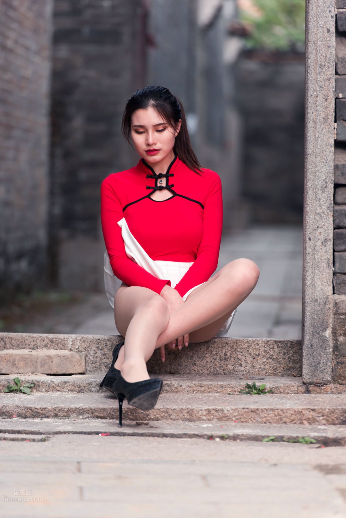 [Mojing Street] 118 Top-Quality Beauty with Silk Stockings in Red Top and White Skirt, Spring Scenery in the Ancient Village photo 187