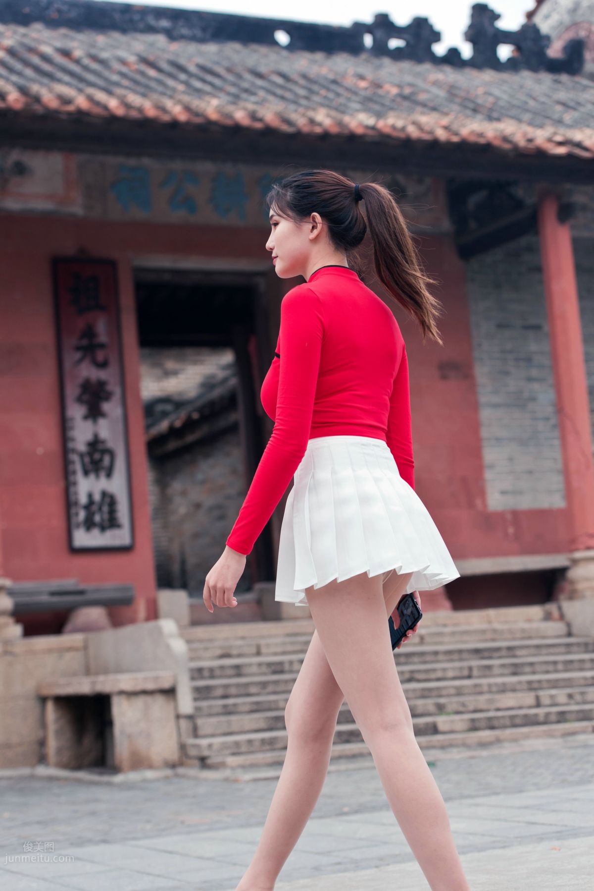 [Mojing Street] 118 Top-Quality Beauty with Silk Stockings in Red Top and White Skirt, Spring Scenery in the Ancient Village photo 14