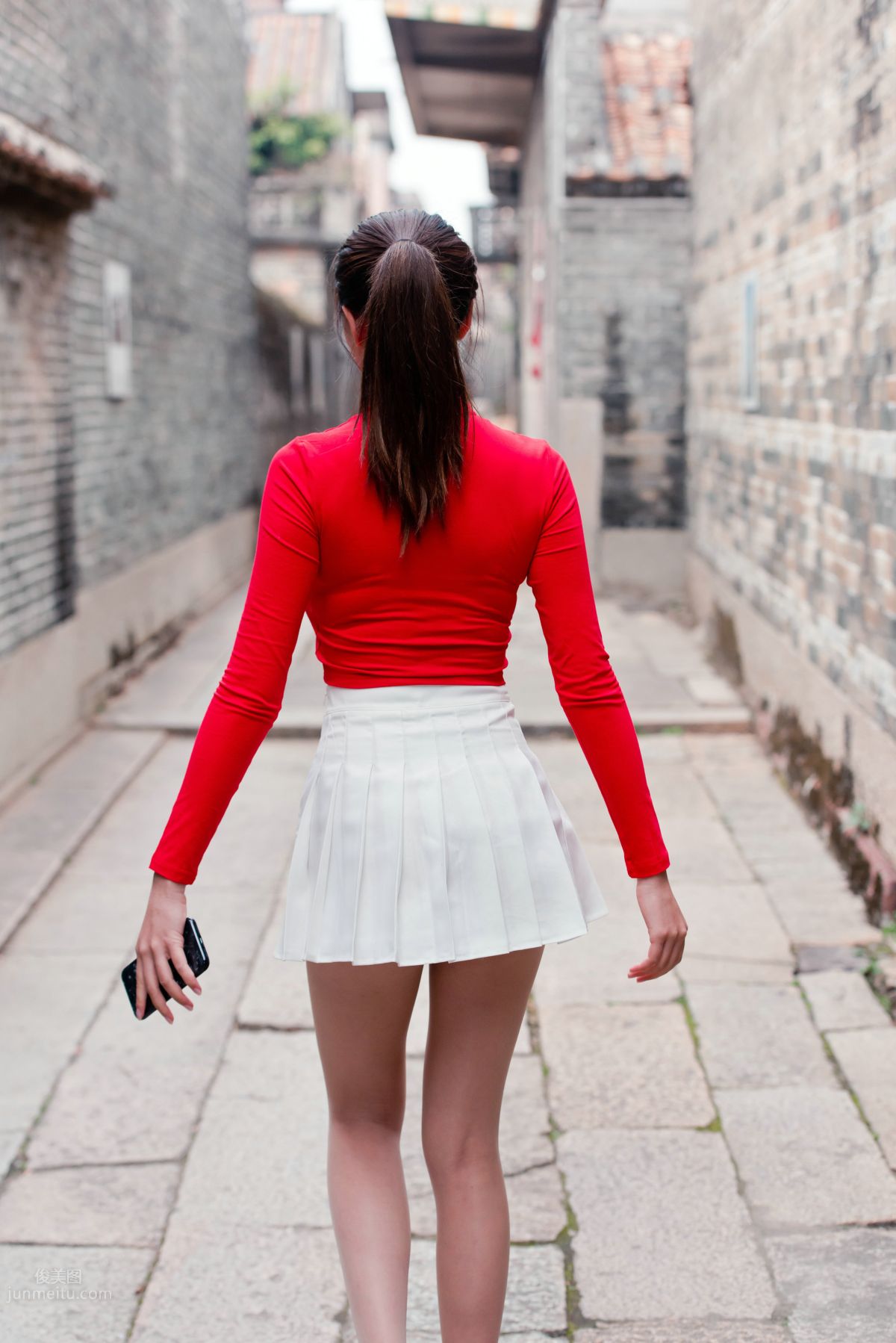 [Mojing Street] 118 Top-Quality Beauty with Silk Stockings in Red Top and White Skirt, Spring Scenery in the Ancient Village photo 42