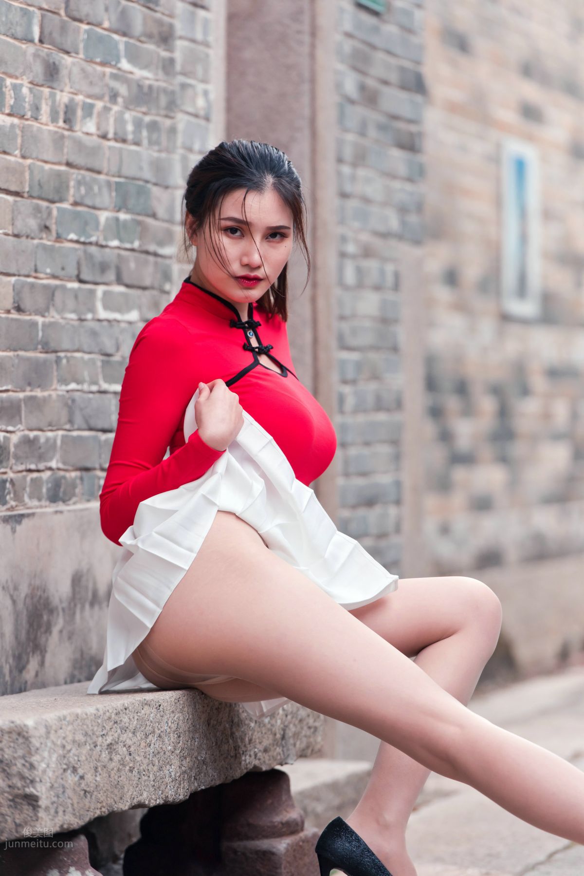 [Mojing Street] 118 Top-Quality Beauty with Silk Stockings in Red Top and White Skirt, Spring Scenery in the Ancient Village photo 70