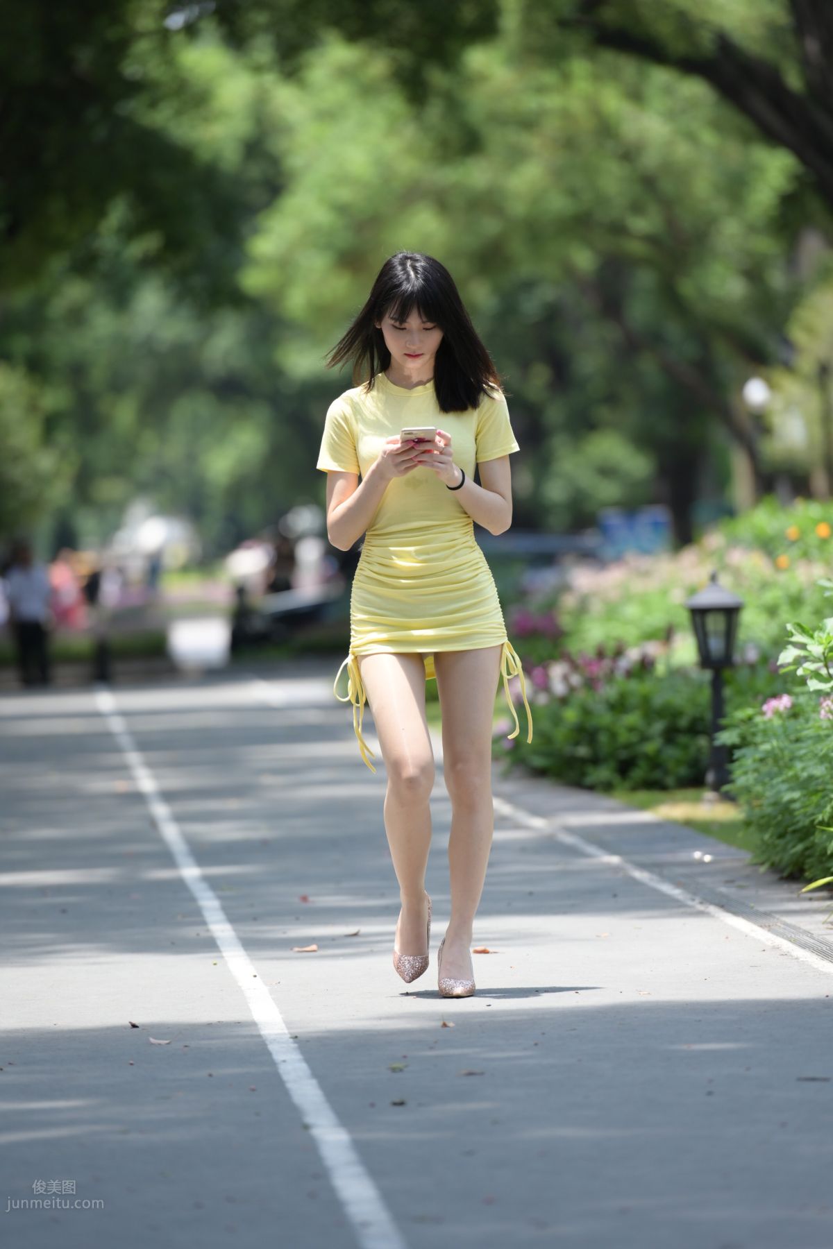 [Mojing Street] 123 Street Snap of Sexy Beauty in Light Yellow Dress photo 77